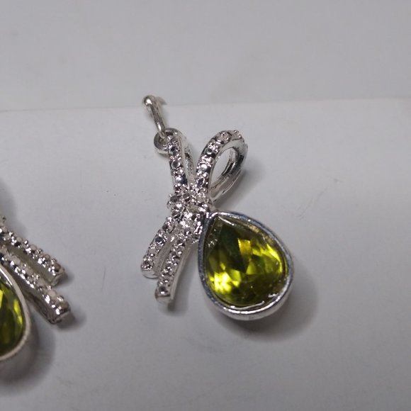 Vintage Green NRT Dangle Earrings - Picture 7 of 15